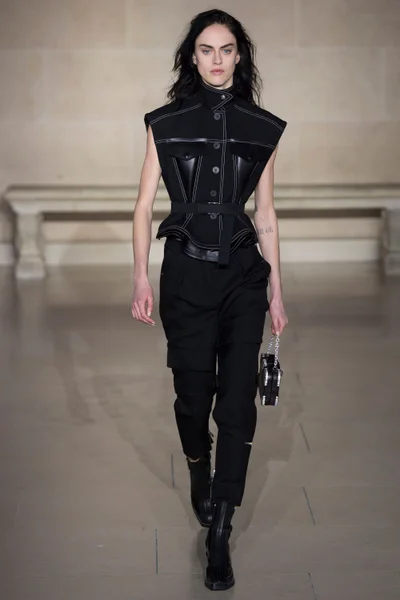 Look 43